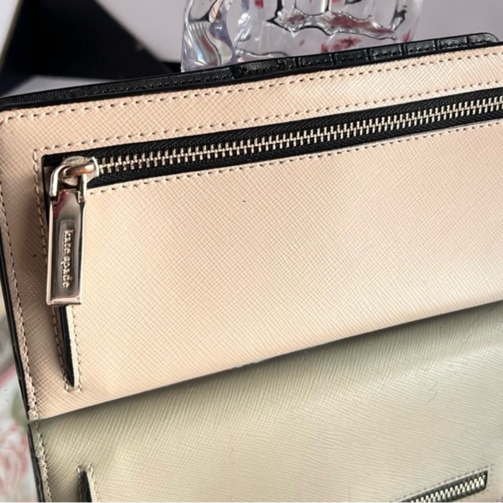 kate spade two-tone black and blush Saffiano leather wallet - Picture 3 of 7